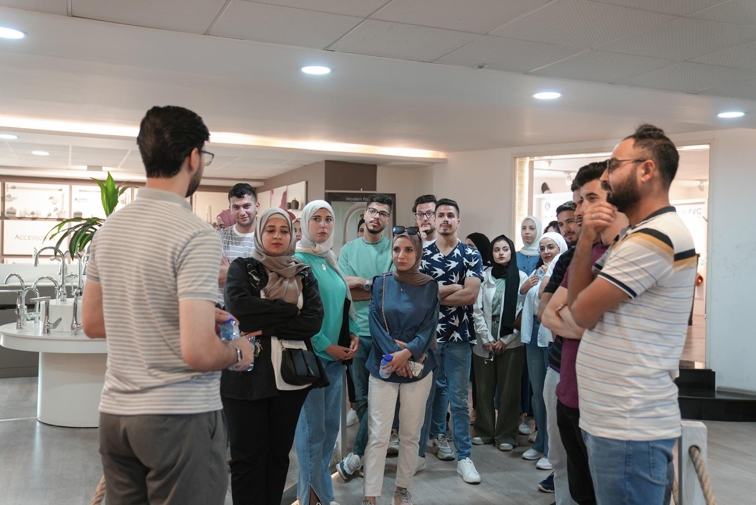 شركة رويال تستضيف مجموعة من طلاب بوليتكنك فلسطين